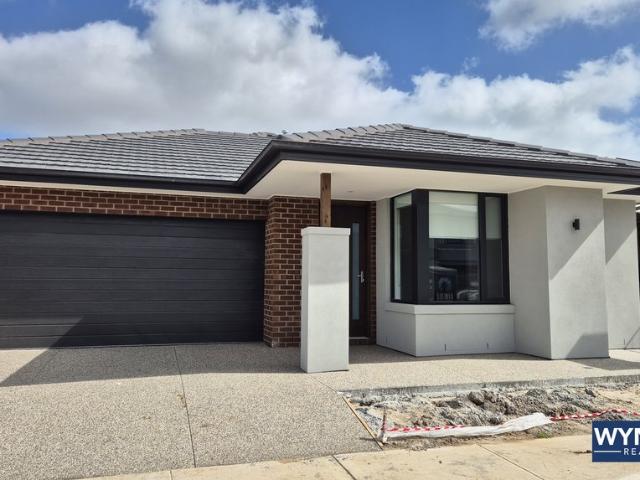 4 room house for rent