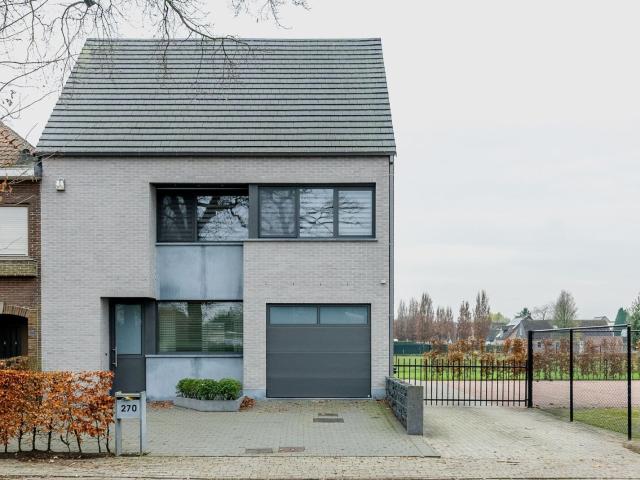 4 room house to let in kalmthoutsesteenweg 270. 2910 essen