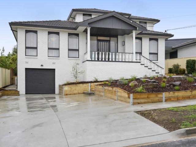 4 room house to let in 18 Robert Drive, Ballarat North