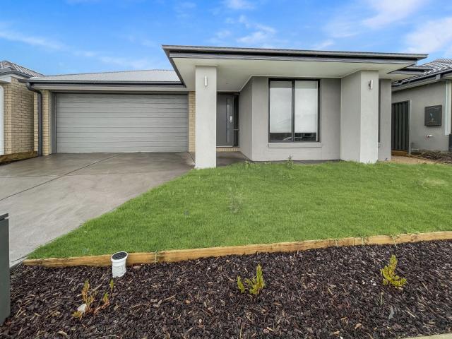 4 room house to let in 19 Bowerbird Grange, Winter Valley