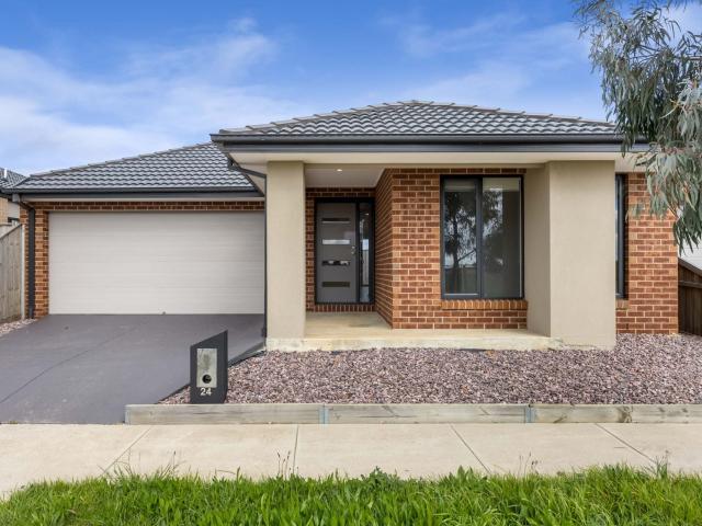 3 room house to let in 24 Erskine Road, Winter Valley