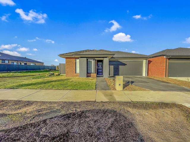 4 room house to let in 25 Cassowary Way, Winter Valley