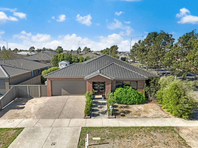 4 room house to let in 27 McCallum Street, Lucas
