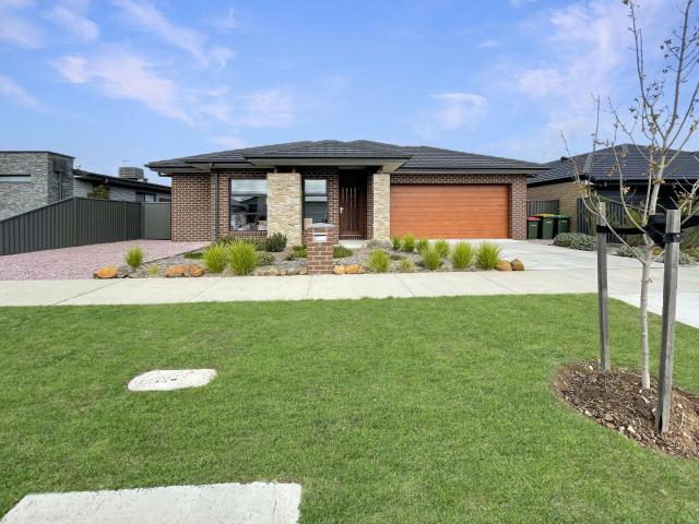 4 room house to let in 27 Moore Way, Lucas