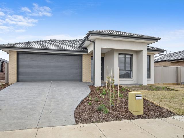 4 room house to let in 27 Wedgetail Drive, Winter Valley