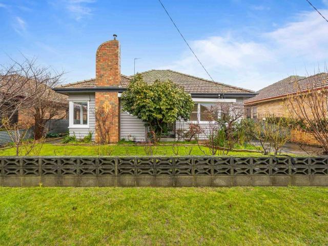 4 room house to let in 407 Cooke Street, Redan