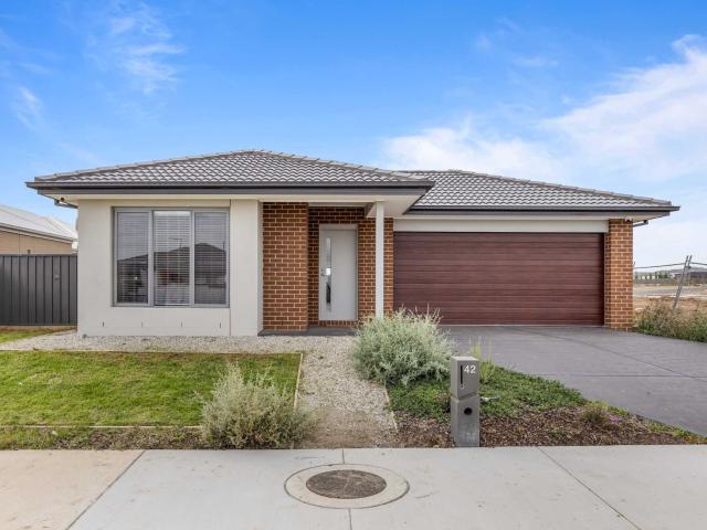 4 room house to let in 42 Peasnell Street, Lucas