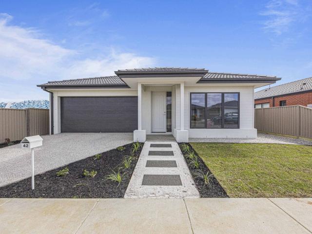 4 room house to let in 42 Picasso Street, Winter Valley
