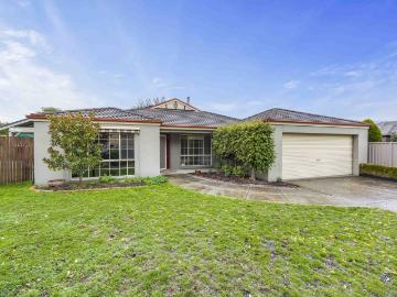 4 room house to let in 4 Ellsworth Close, Sebastopol