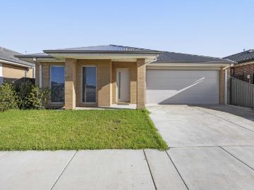 4 room house to let in 56 Goldfinch Road, Winter Valley
