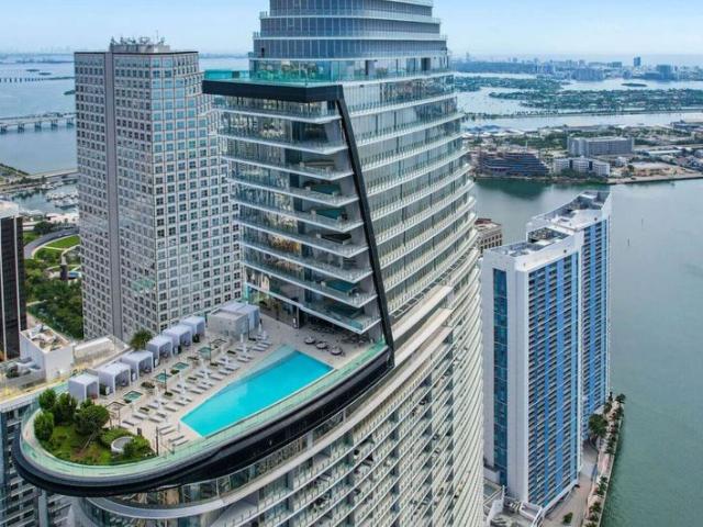 Luxury Apartment for sale in MIAMI, Brickell Hammock, Florida