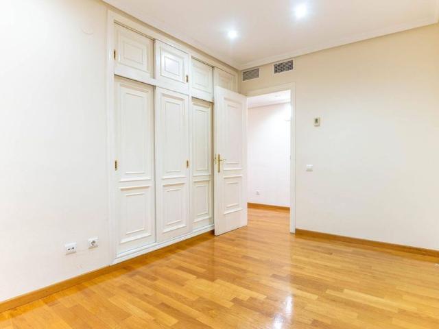 4 room luxury Apartment for rent in Alicante, Spain