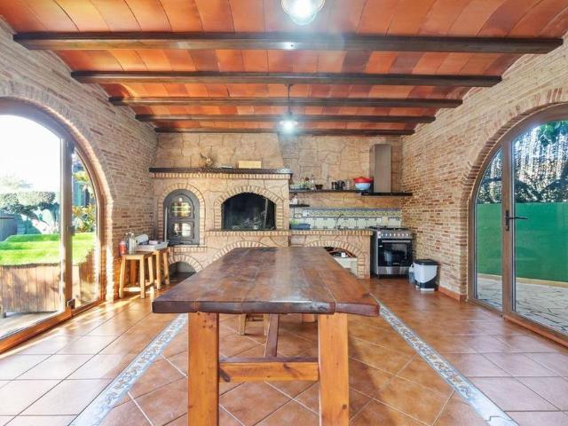 4 room luxury Detached House for rent in Onil, Spain