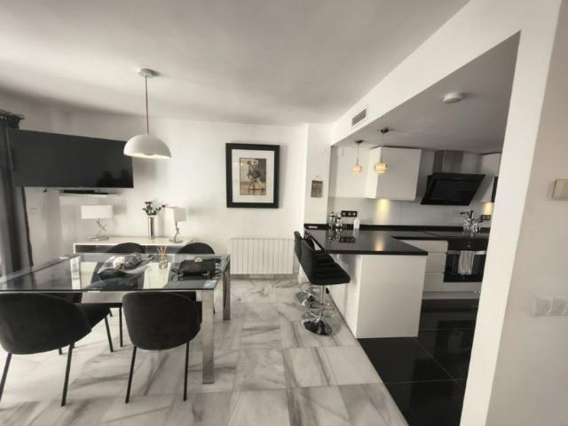 4 room luxury House for rent in Marbella, Andalusia