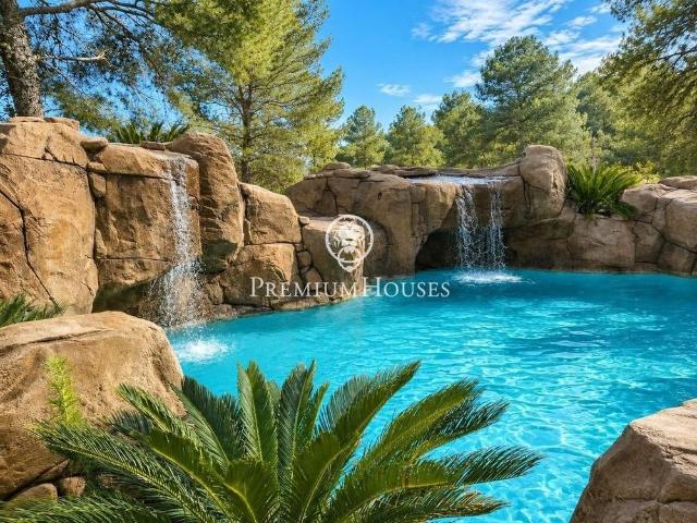 4 room luxury House for rent in Begues, Spain