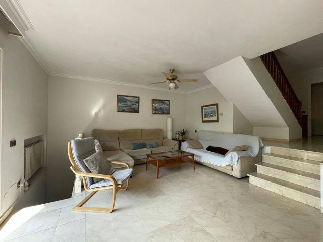 4 room luxury House for rent in Castelldefels, Spain