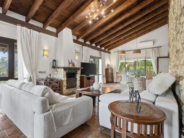 4 room luxury House for rent in Seville, Andalusia