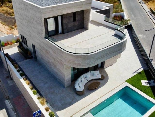 4 room luxury House for rent in Zubia, Andalusia