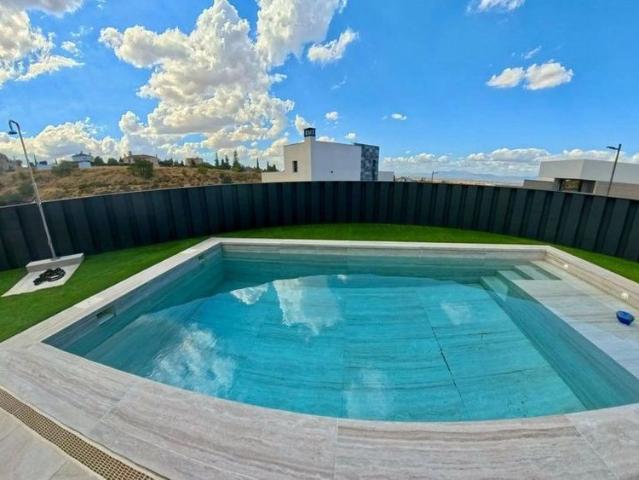 4 room luxury House for rent in Zubia, Andalusia