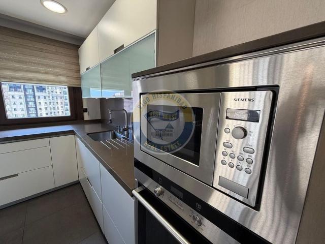 4 room luxury penthouse for rent in Vigo, Galicia