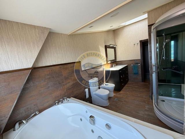4 room luxury penthouse for rent in Vigo, Galicia