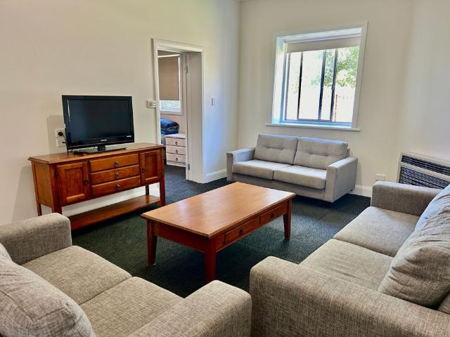 4 ROOMS AVAILABLE!