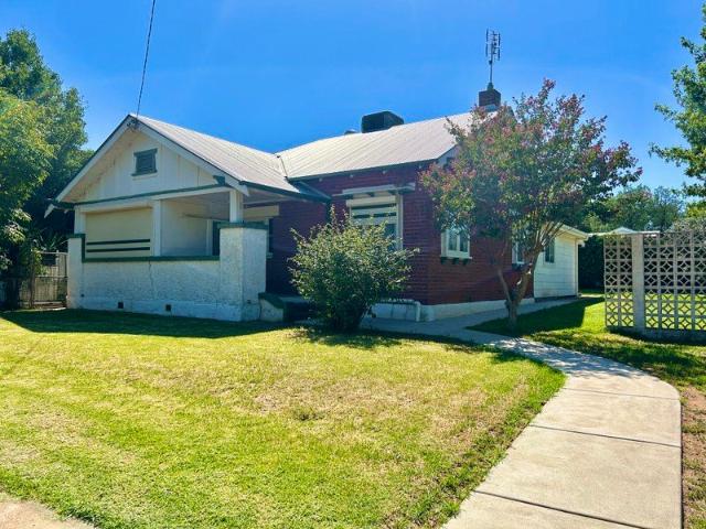 4 ROOMS AVAILABLE!