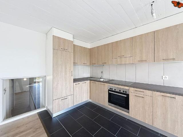 4½ ROOMS – In duplex in a family friendly neighborhood!