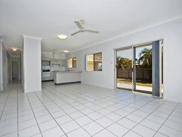 4 St Helens Drive, Mount Louisa