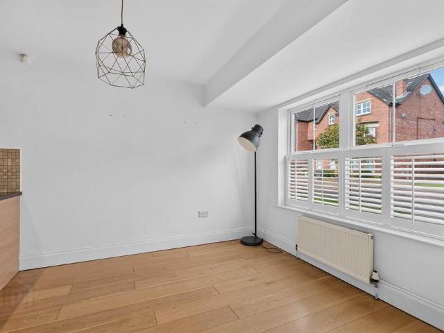 4 St Johns Place, Rosetta, Belfast, BT7 3HA