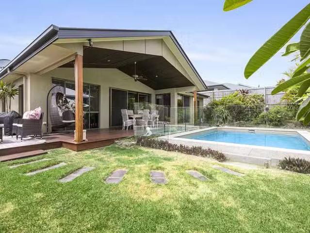 4 Starling Crescent, Peregian Springs, QLD 4573