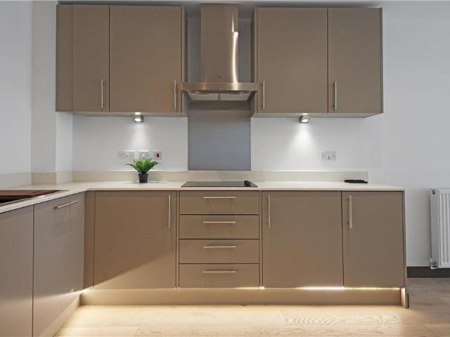 4 Station Square, Cambridge, CB1 1 bed apartment to rent £2,300 pcm £531 pw