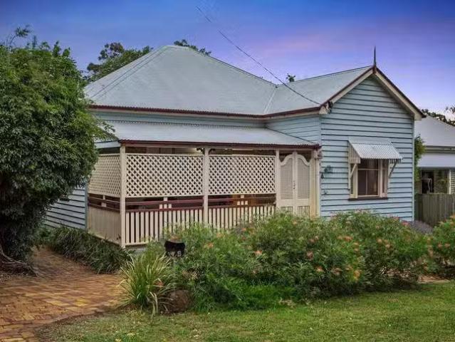 4 Stirling Street, East Toowoomba, QLD 4350