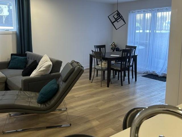 4 ½ Style Condo à Louer