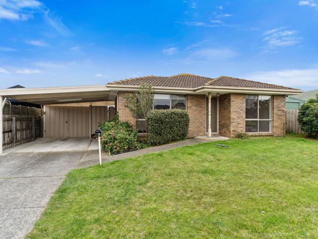4 Sue Place, Carrum Downs, VIC 3201