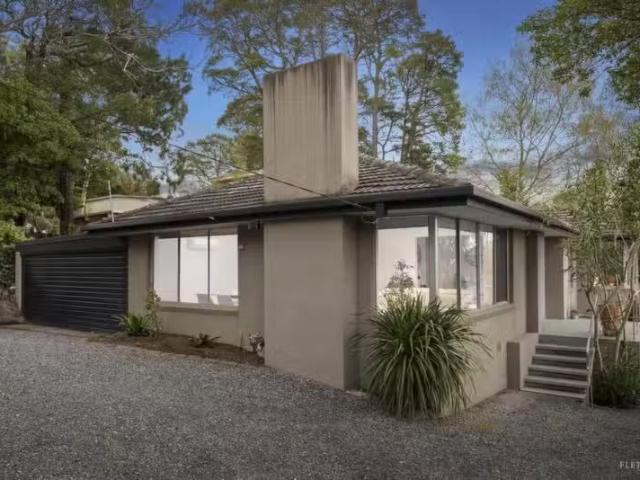 4 Summit Cres, Ringwood North VIC 3134 House For Lease