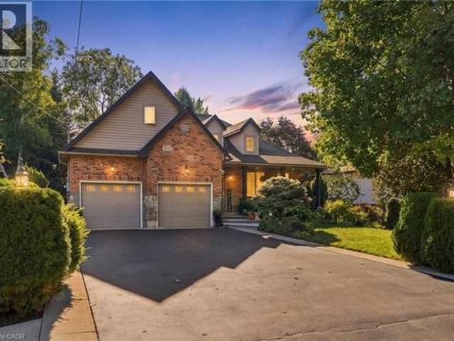 4 Summit Drive, Waterdown, ON, L8B 0E4 house for sale | Listing ID 40866 | Royal LePage
