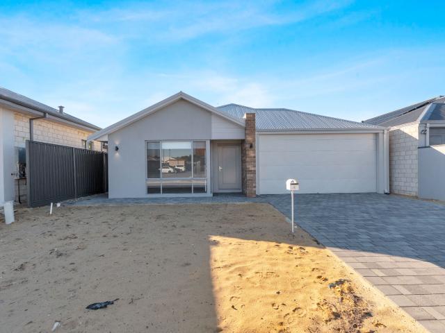 4 Swanzey Grove Wellard, WA 6170