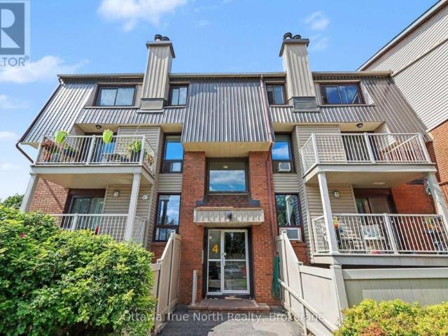 4 Sweetbriar Circle #Unit 3 Ottawa, ON K2J2K4