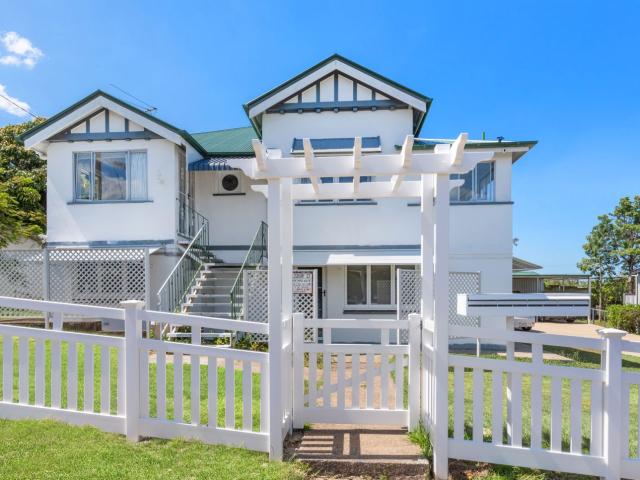 4 Salisbury Street, WOOLLOONGABBA, QLD 4102