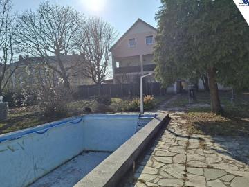 Hessenplatz, Innere Stadt - Garten, Schwimmbad