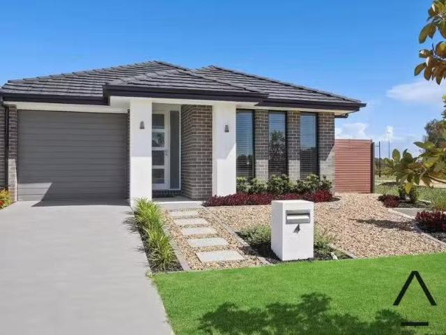 4 Seaborn Avenue, Oran Park House for rent Listed by Ross Di.
