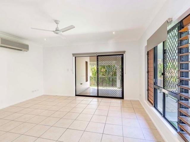 4 Sheoak Cct, Douglas
