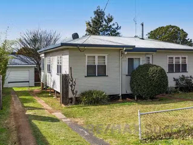 4 Short Street, South Toowoomba, QLD 4350