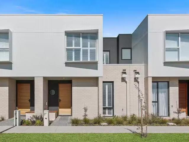 4 Shoreline Avenue, Edithvale, VIC 3196