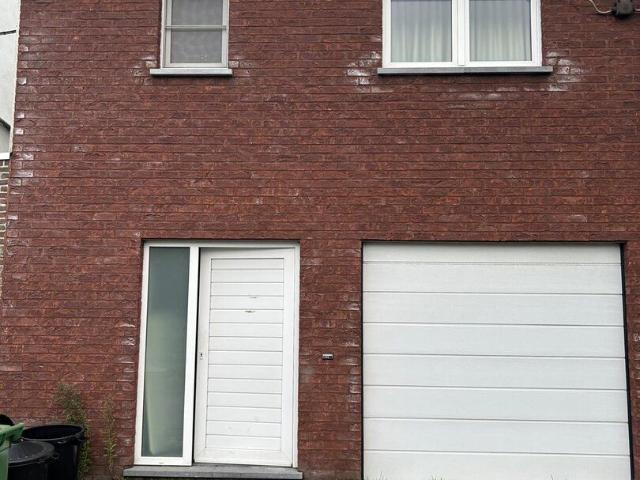 4 slaapkamer huis met garage te Evergem