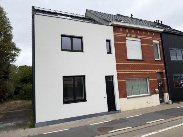4 slaapkamer nieuwbouw woning te huur