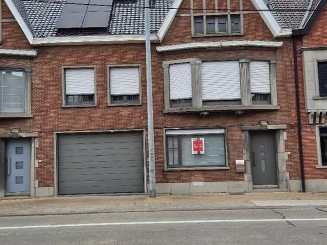 4 slaapkamer woning met garage in Waregem