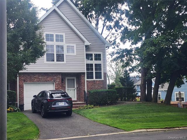 4 Sprucewood Boulevard