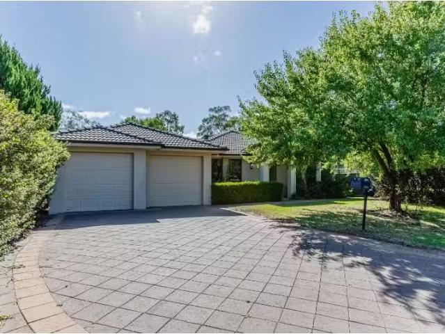 4 Turnberry Terrce, DUBBO House for rent Listed by Chris Barb.
